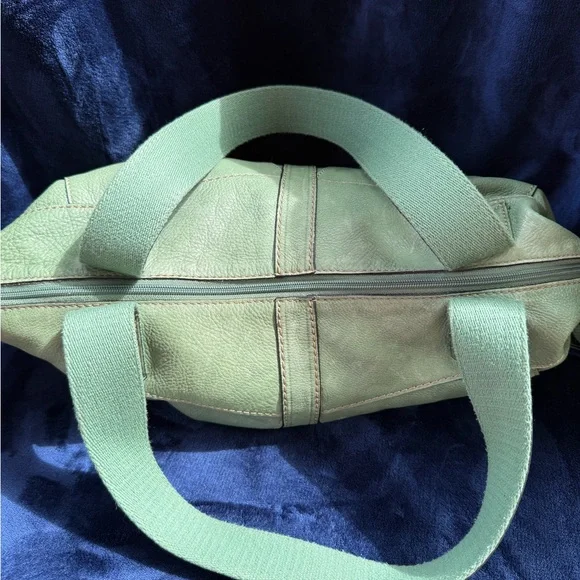 Fossil Green Shoulder Bag with Elegant Design - Picture 7 of 12